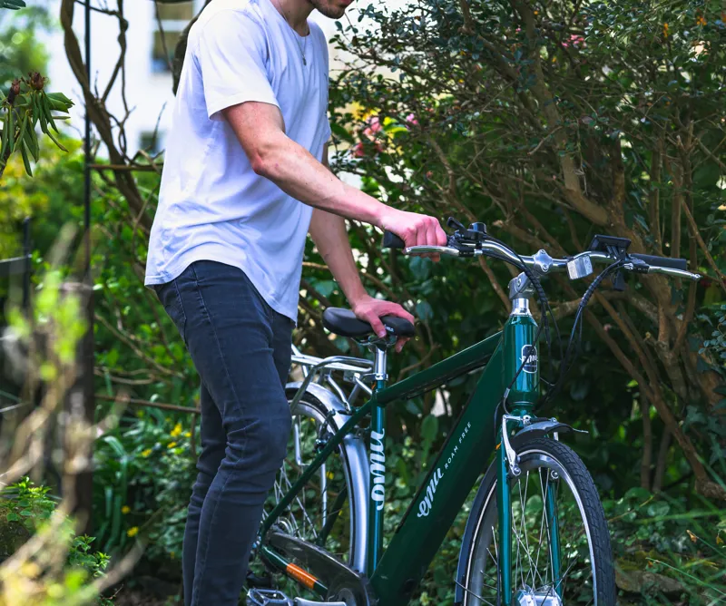 EMU Classic Crossbar 700c Wheel Electric Bike Racing Green 10.4Ah-10